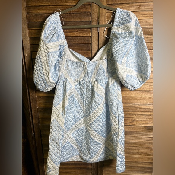 En Saison Light Blue and White Mini Dress en Saison Quilted Scarf Print Dress - Picture 3 of 5